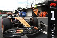 A Norris se le pone cara de campeón en Brasil F1; Verstappen, de pitlane al podio