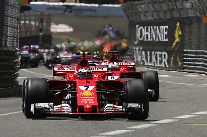Räikkönen szenzációs rajtelsősége Monacóból a Ferrarival