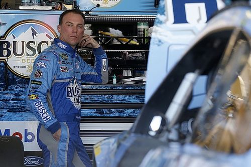 Harvick manda en la &uacute;ltima pr&aacute;ctica en Phoenix y Su&aacute;rez en 24&deg;