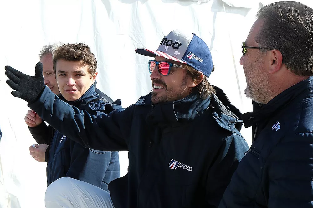 Lando Norris, United Autosports, Fernando Alonso, United Autosports, Zak Brown
