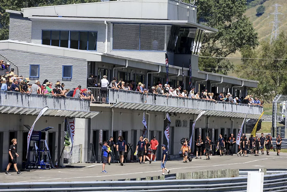 Ambiance in the pitlane