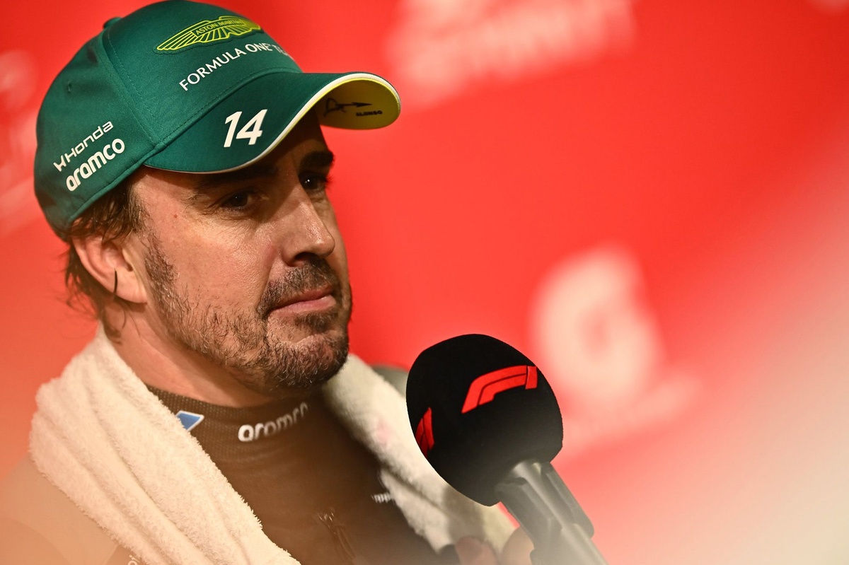 Fernando Alonso confirma su biografía oficial con Andrew Benson para marzo de 2027
