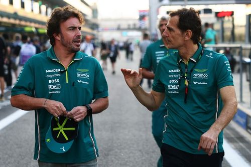 F1: Aston Martin &eacute; multada por aus&ecirc;ncia em evento, deixando f&atilde;s por "v&aacute;rias horas no calor"