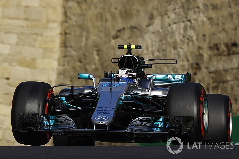 Mercedes en retrait mais