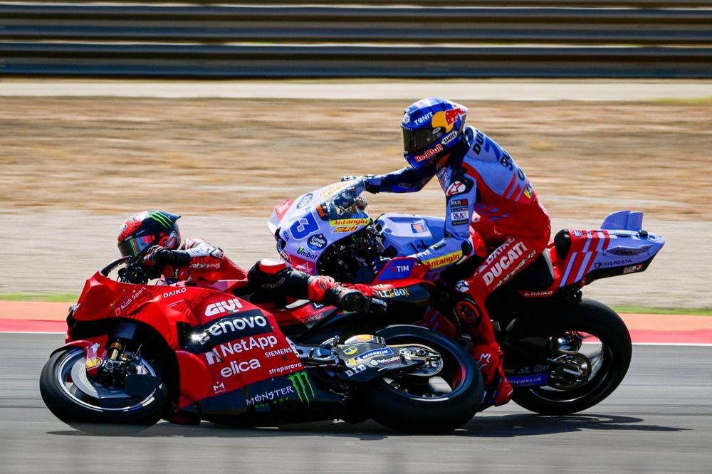 Ca&iacute;da de Francesco Bagnaia, Ducati Team y Alex Marquez, Gresini Racing