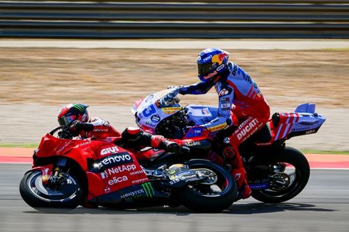 Bezzecchi cree que Alex Márquez "está ciego o no quiso ver a Bagnaia"