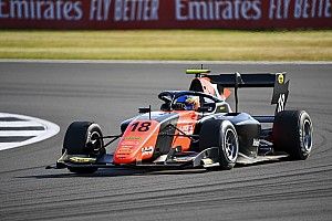 Silverstone F3: Victoria de Viscaal tras un adelantamiento en la última vuelta