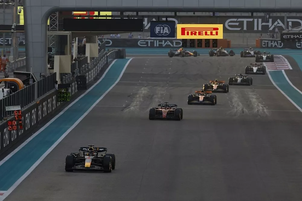 Max Verstappen, Red Bull Racing RB19, Charles Leclerc, Ferrari SF-23, Oscar Piastri, McLaren MCL60