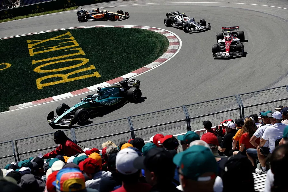 Lance Stroll, Aston Martin AMR22, Zhou Guanyu, Alfa Romeo C42, Yuki Tsunoda, AlphaTauri AT03