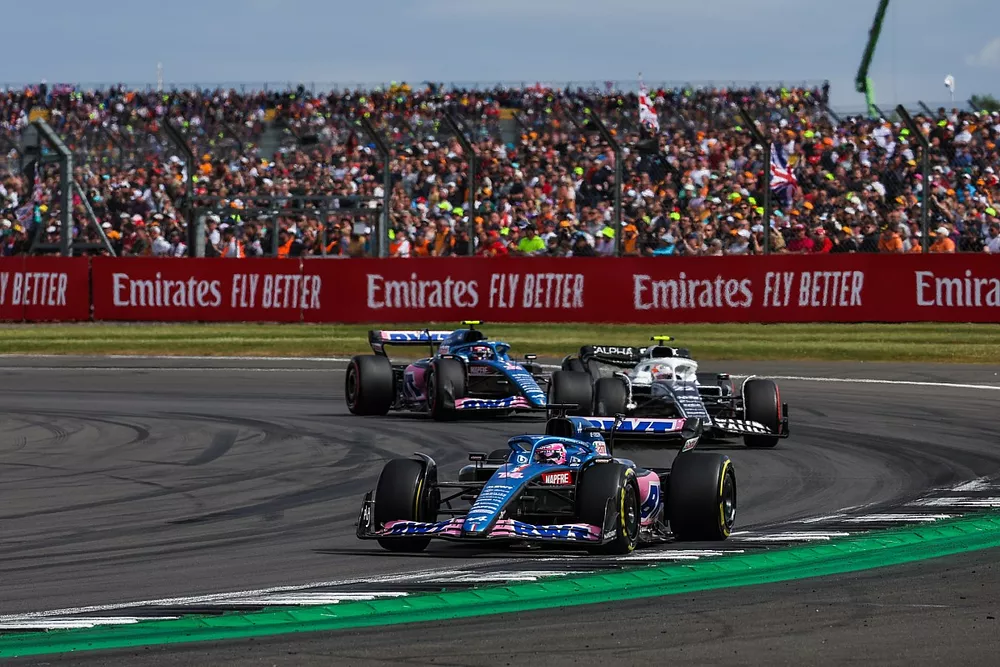 Fernando Alonso, Alpine A522, Yuki Tsunoda, AlphaTauri AT03, Esteban Ocon, Alpine A522