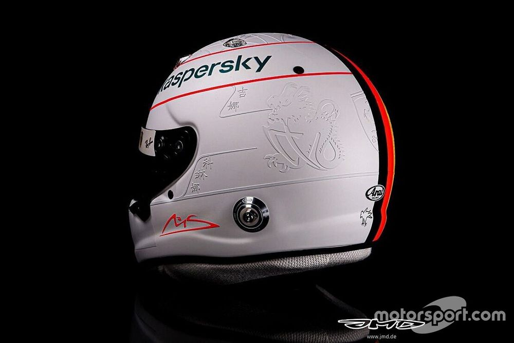 Capacete de Sebastian Vettel em homenagem a Michael Schumacher no GP de Eifel de F1