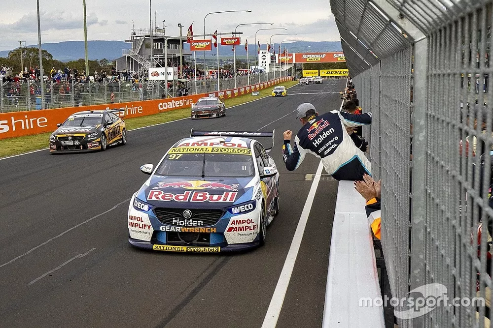 Race winners Shane van Gisbergen and Garth Tander, Triple Eight Race Engineering Holden