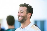 Ricciardo escapa a una sanción por bloquear a Alonso