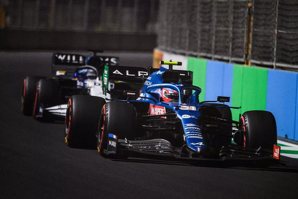 Esteban Ocon, Alpine A521, George Russell, Williams FW43B