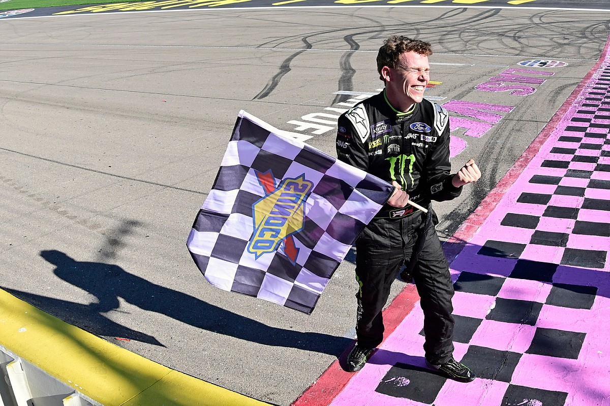riley-herbst-scores-emotional-first-xfinity-win-at-vegas
