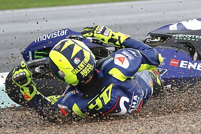 Gemengde gevoelens bij Rossi: “Heerlijk om voor zege te rijden, de crash was klote”