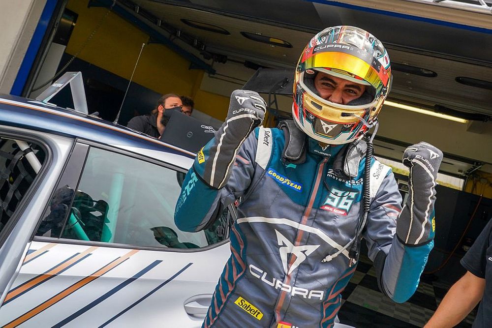 Mikel Azcona, Zengő Motorsport X CUPRA, Cupra e-Racer