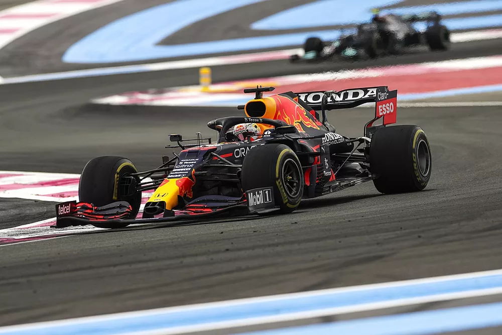 Max Verstappen, Red Bull Racing RB16B  