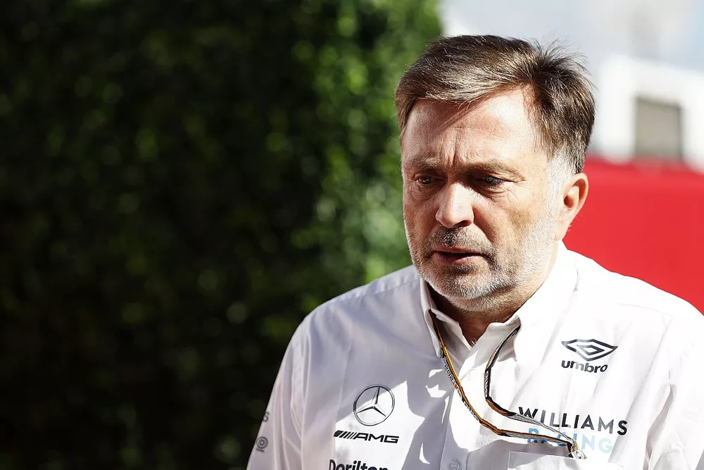Jost Capito, director general de Williams Racing, llega al circuito