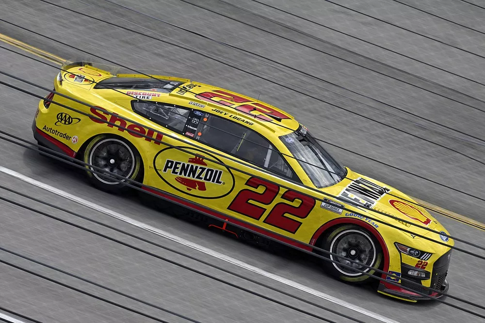 Joey Logano, Team Penske, Shell Pennzoil Ford Mustang