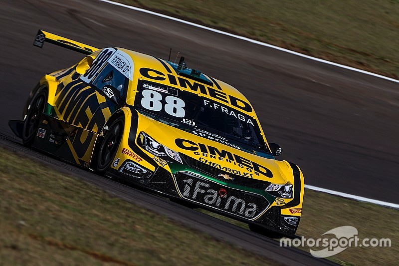 Em final emocionante, Fraga tira pole de Di Grassi em Cascavel