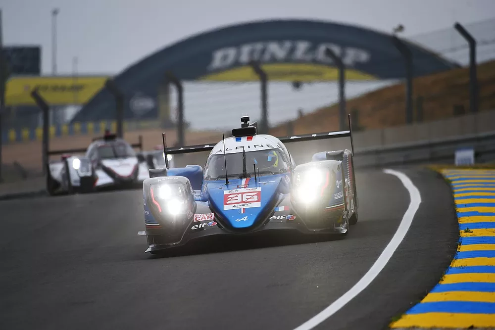 #36 Alpine Elf Team Alpine A480 - Gibson LMP1 d'André Negrao, Nicolas Lapierre, Matthieu Vaxiviere