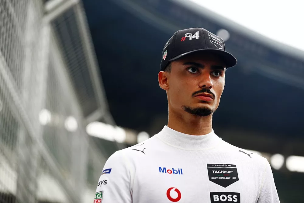 Pascal Wehrlein, Porsche, on the grid