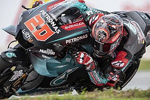 Tremenda pole de Quartararo, brutal caída de Márquez
