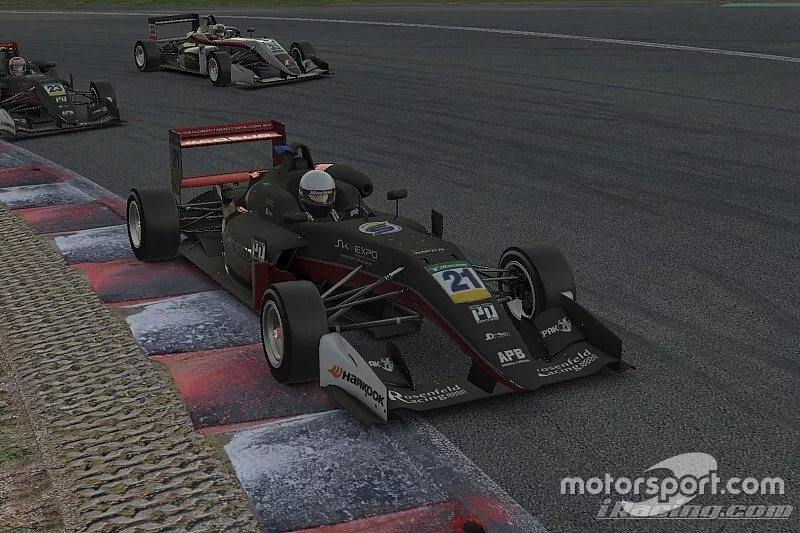 Sette C&acirc;mara vence na Virtual Challenge