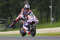 Mart&iacute;n: "Estamos al l&iacute;mite de la moto, es complicado encontrar cosas"