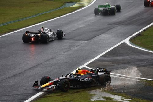 Horner no ve "nada evidente" por lo que P&eacute;rez no pueda igualar a Verstappen