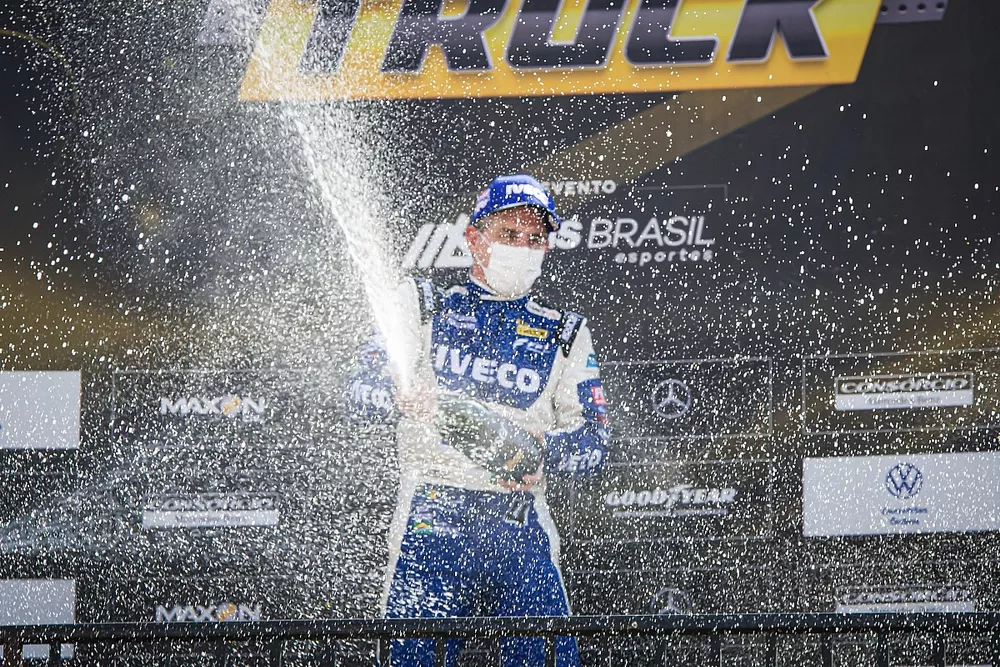 Felipe Giaffone no p&oacute;dio em Potenza
