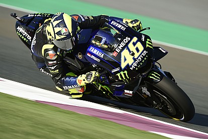 Rossi lidera un explosivo primer ensayo de la temporada en Qatar; Lorenzo, segundo