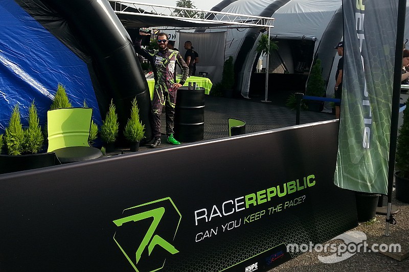 Stefano Comini e Race Republic, a Monza è spettacolo in pista e nel paddock