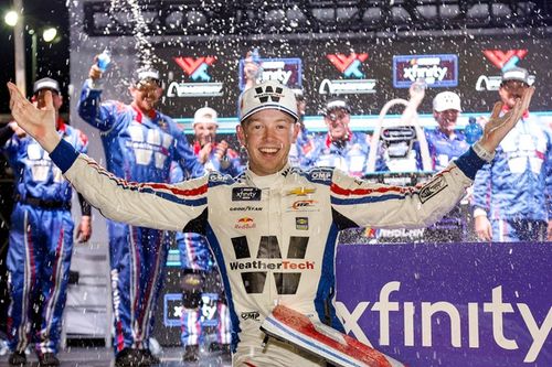 NASCAR Xfinity: Zilisch garante título da temporada regular com vitória caótica em Gateway