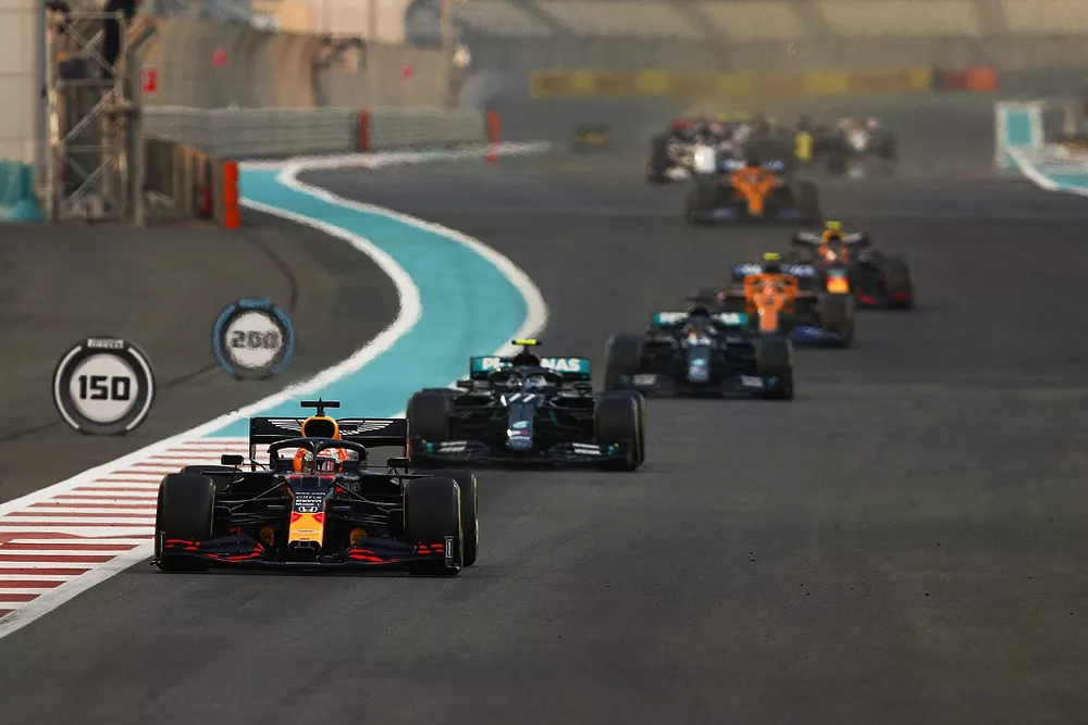 Max Verstappen, Red Bull Racing RB16, Valtteri Bottas, Mercedes F1 W11, Lewis Hamilton, Mercedes F1 W11, et Lando Norris, McLaren MCL35