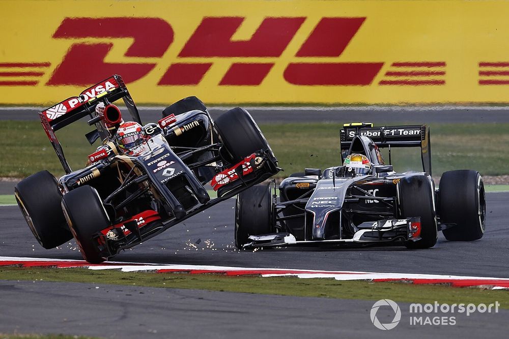 Pastor Maldonado, Lotus F1 y Esteban Guti&eacute;rrez, Sauber C33 Ferrari chocan en la pista
