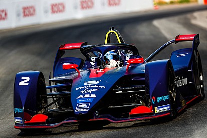 Bird aan kop tijdens post-race Formule E-test in Riyad
