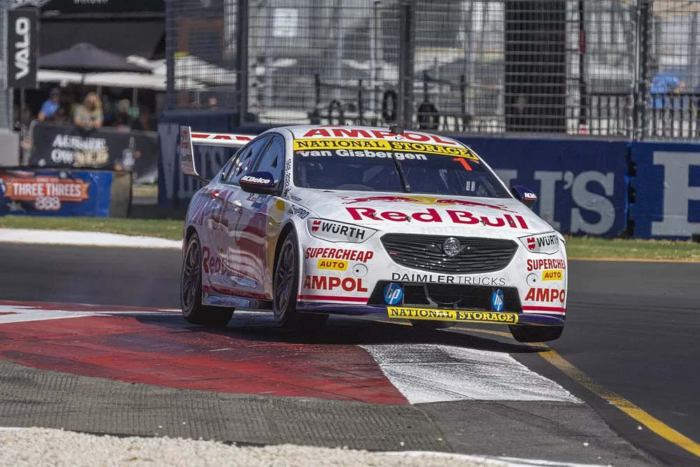 Shane van Gisbergen, Triple Eight Race Engineering Holden
