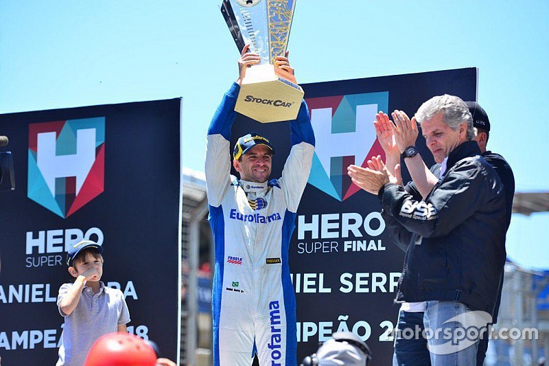 Serra celebra título