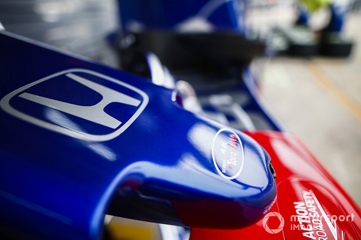 Машина Toro Rosso першою пройшла краш-тест FIA