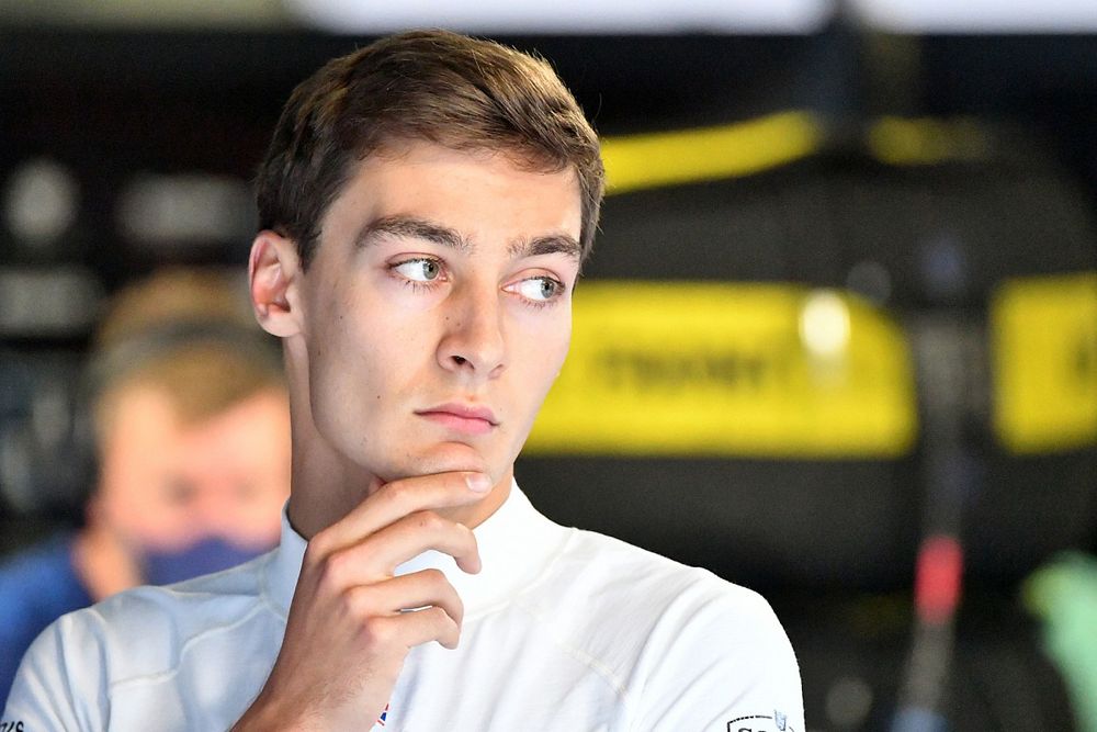 George Russell, Williams, in the garage