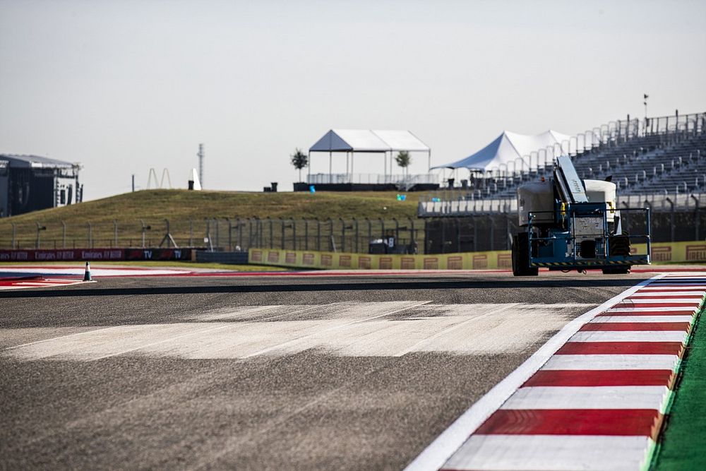 Sección de la vía reparada