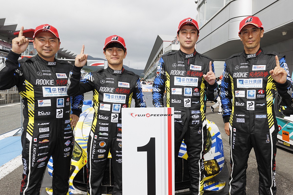 残り30分の逆転劇！ 中升ルーキーレーシングのメルセデスAMGが総合優勝