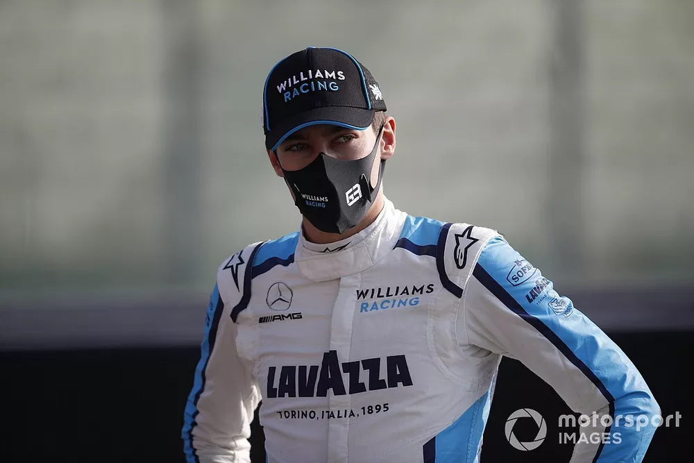 George Russell, Williams Racing, on the grid for the end of season photo