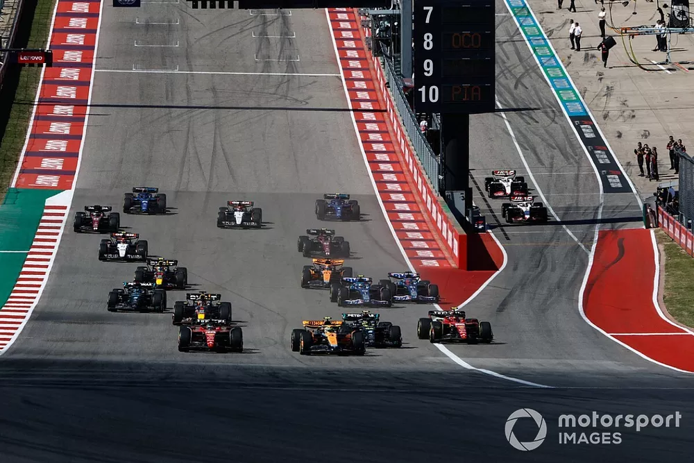 Charles Leclerc, Ferrari SF-23, Lando Norris, McLaren MCL60, Lewis Hamilton, Mercedes F1 W14, Carlos Sainz, Ferrari SF-23, Max Verstappen, Red Bull Racing RB19, George Russell, Mercedes F1 W14, the rest of the field away for the start