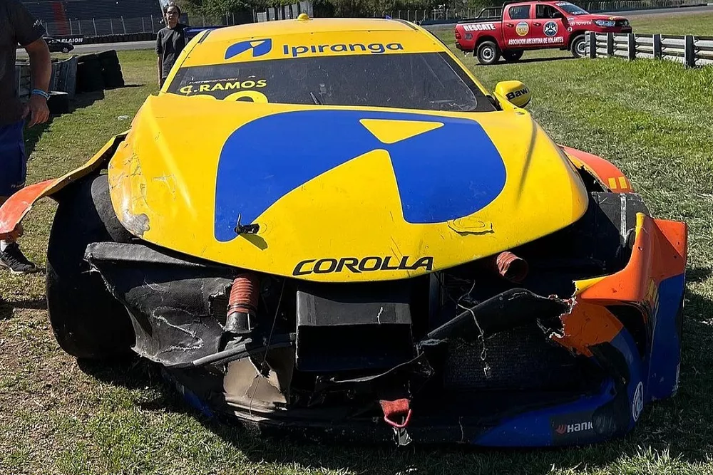 Carro de Cesar Ramos ap&oacute;s acidente em Buenos Aires