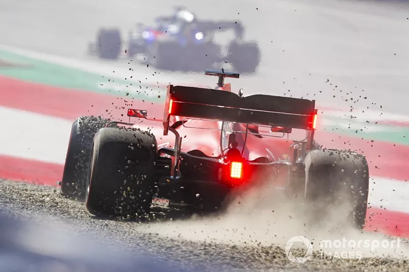 Sebastian Vettel, Ferrari SF90 sale de pista por la grava