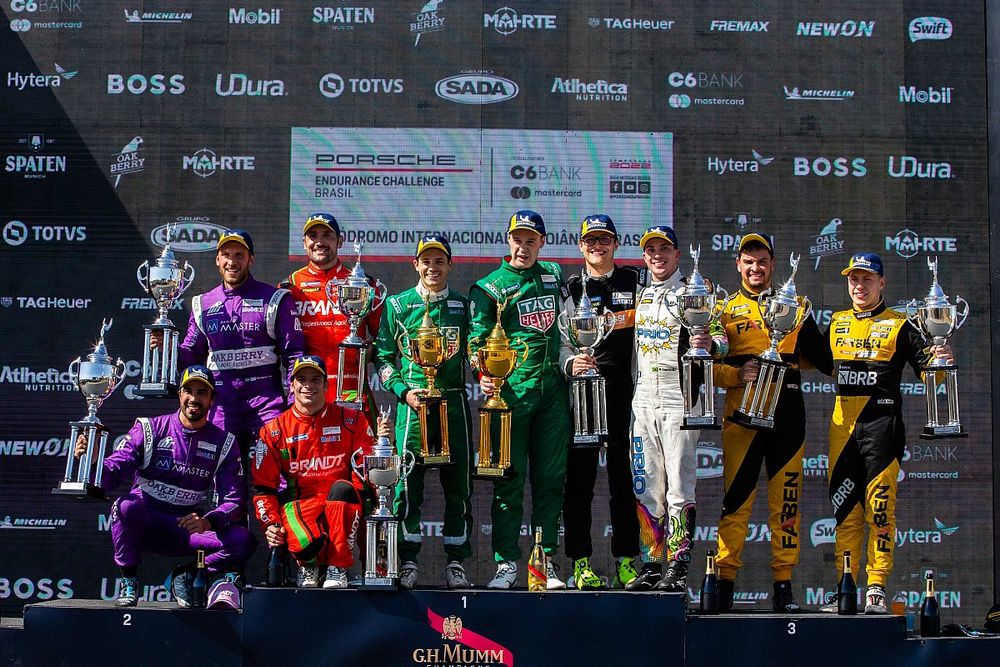 Pódio da Porsche Cup em Goiânia