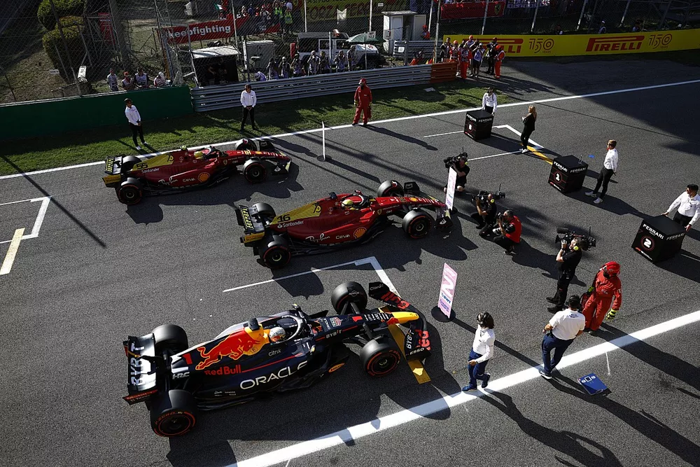 Max Verstappen, Red Bull Racing RB18, Charles Leclerc, Ferrari F1-75, Carlos Sainz, Ferrari F1-75